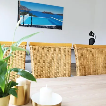 Lux 100m2 Penthouse 3bed - Airport - Netflix - Messe - شقة فيلدرستادت